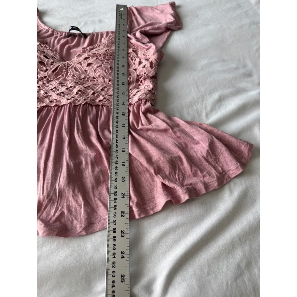 Blue B Collection Dusty Pink Lace Crochet V-Neck Flutter Sleeve Peplum Top M - Picture 8 of 10